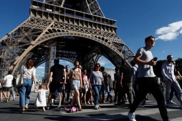 フランスの観光収入、過去最高　コロナ前を上回る、日中は未回復