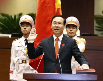 トゥオン氏が国家主席に就任　ベトナム、最高指導者候補