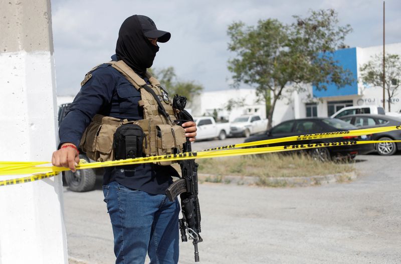 メキシコ麻薬カルテルが謝罪、米国人拉致の「犯人」5人引き渡す