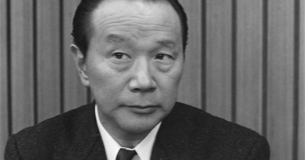 岡本太郎が日本の“伝統”を、官僚が決めた「人工的で味気ないもの」と断じた理由 - ニュースな本