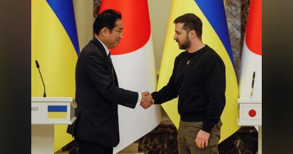岸田首相がウクライナ電撃訪問、揺るぎない支援明示　ブチャで献花