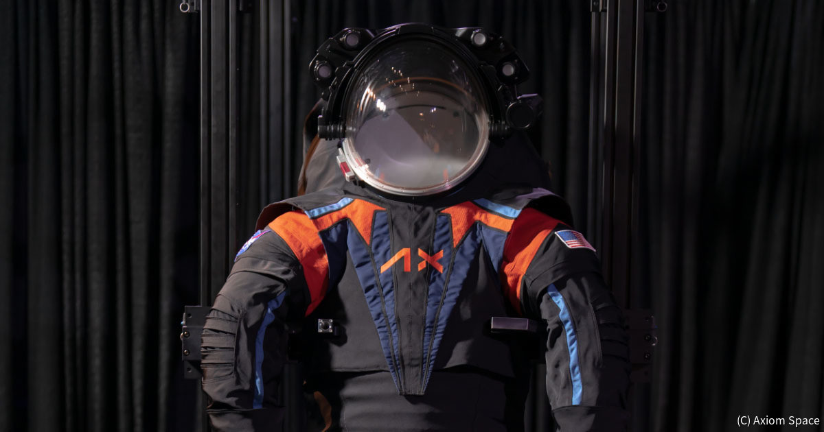 これが月の最先端ファッション！ NASAが有人月探査のための新型宇宙服を発表
