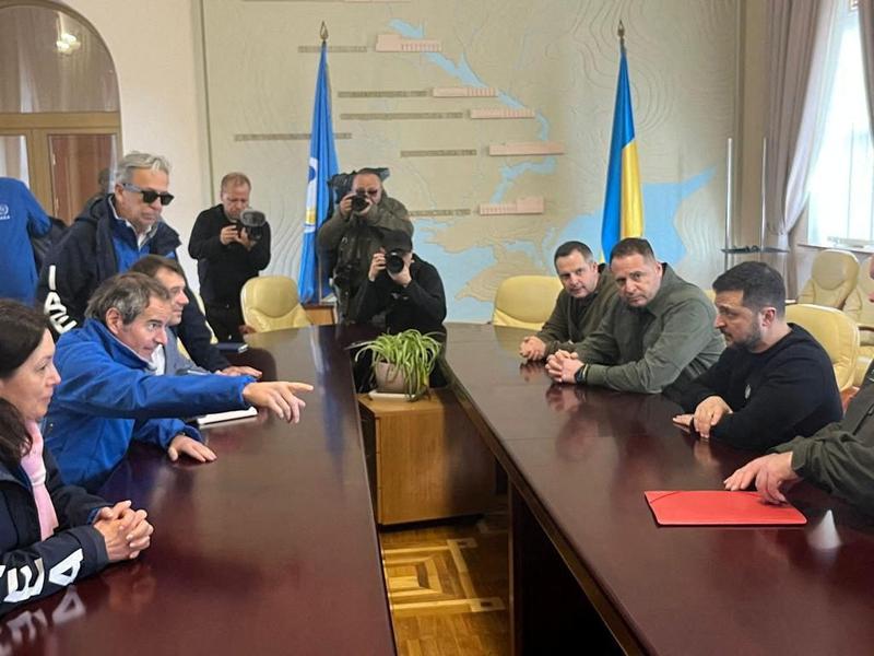 ウクライナ大統領、ＩＡＥＡ事務局長と会談　原発の安全巡り