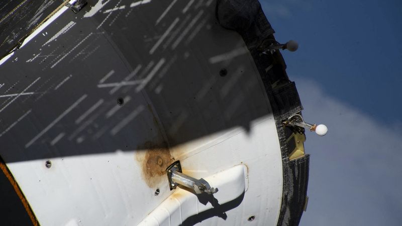 冷却剤漏れのロシア宇宙船ソユーズ、無人で帰還　ＩＳＳから