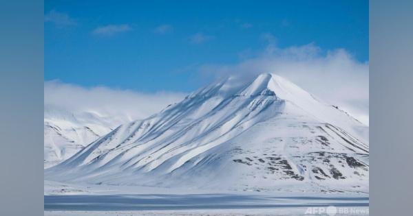 北極圏の「氷の記憶」、南極で保存