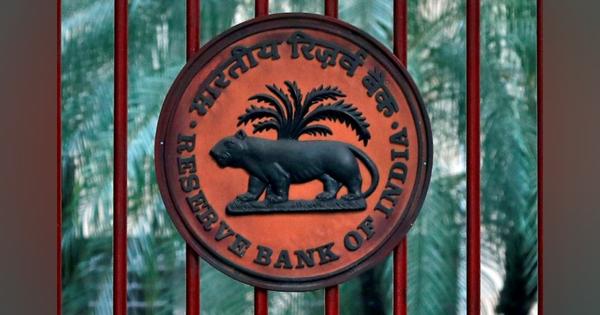 インド中銀、政策金利を予想外に据え置き　利上げ再開に含み