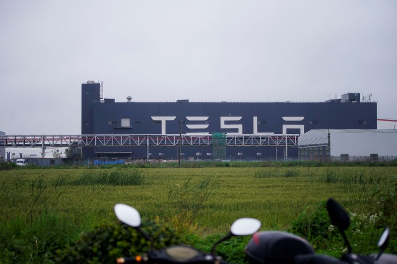 テスラ、上海に大型蓄電池「メガパック」工場建設　年1万台生産へ