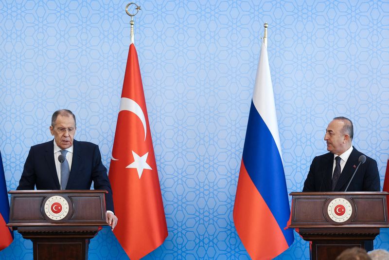 トルコ・ロシア・イラン・シリア外相、5月に会合　首脳会談にも道