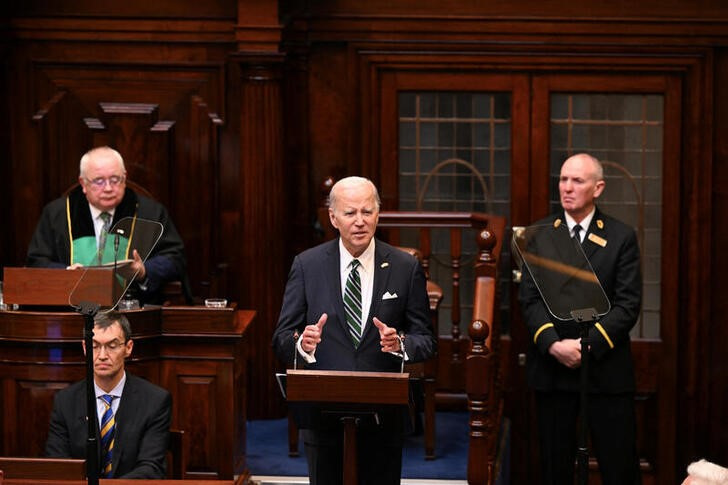 米大統領、アイルランド議会で演説 祖先の国に「戻ってきた」