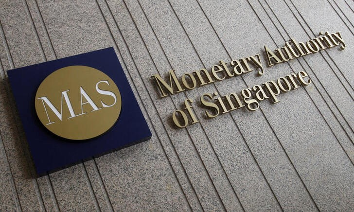 シンガポール中銀、金融政策を現状維持　引き締め予想に反し