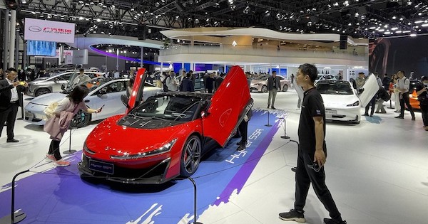 上海モーターショー開幕　新型EV一色　国内外1000社以上が参加