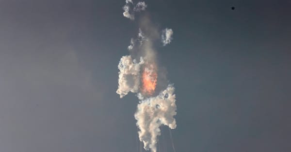 スペースXの大型宇宙船「スターシップ」、試験打ち上げで爆発