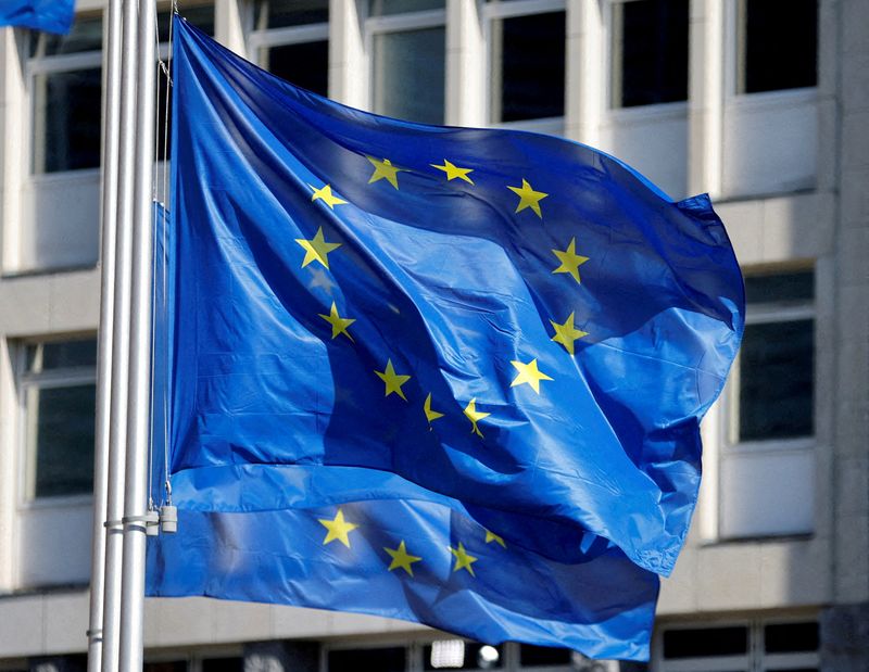 欧州議会委員会、ＡＩ利用巡る規則案で合意　著作権の透明性確保