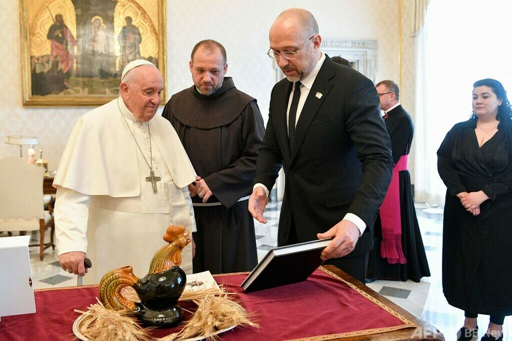 ウクライナ首相、ローマ教皇と面会 子ども連れ去りで支援要請