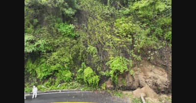 土砂崩れで通行止め　幅12メートルにわたり道路をふさぐ　広島