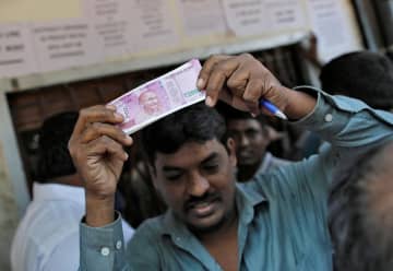 インド、高額紙幣の流通停止へ　2千ルピー札、預金や交換推奨