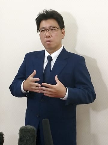 大阪維新府議団代表が辞任　性的関係要求と週刊誌報道