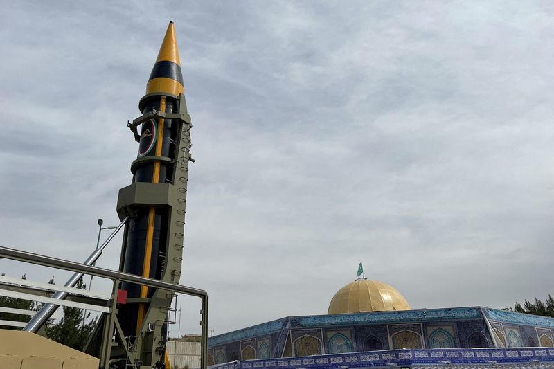 イラン、弾道ミサイル試射に成功　射程2000キロ　米仏は懸念表明