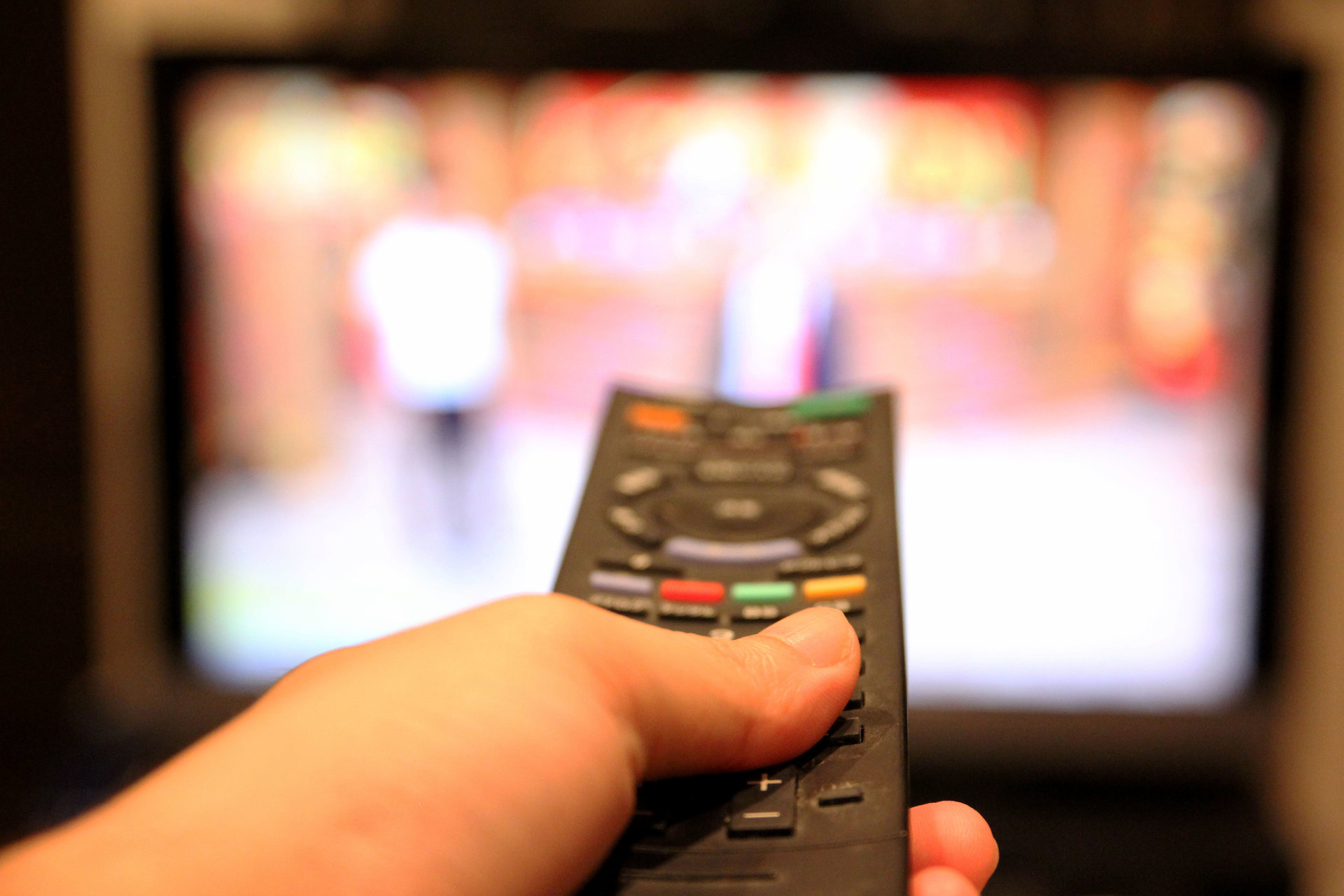 「テレビでネットを見る」世帯増加　TVerは利用率増