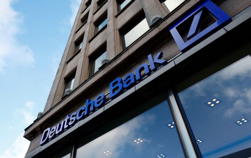 ドイツ銀、3月業界混乱期に大規模資金調達　当局が手法に懸念
