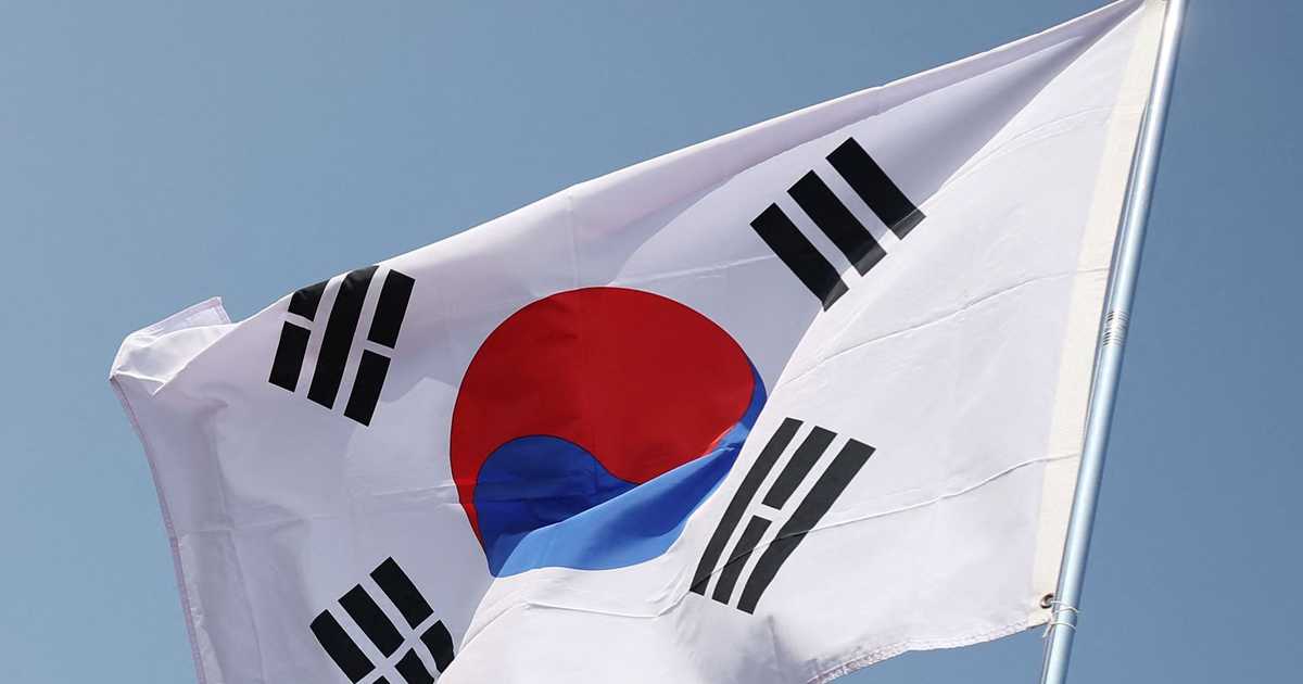 韓国軍、北朝鮮の墜落衛星？を引き揚げ