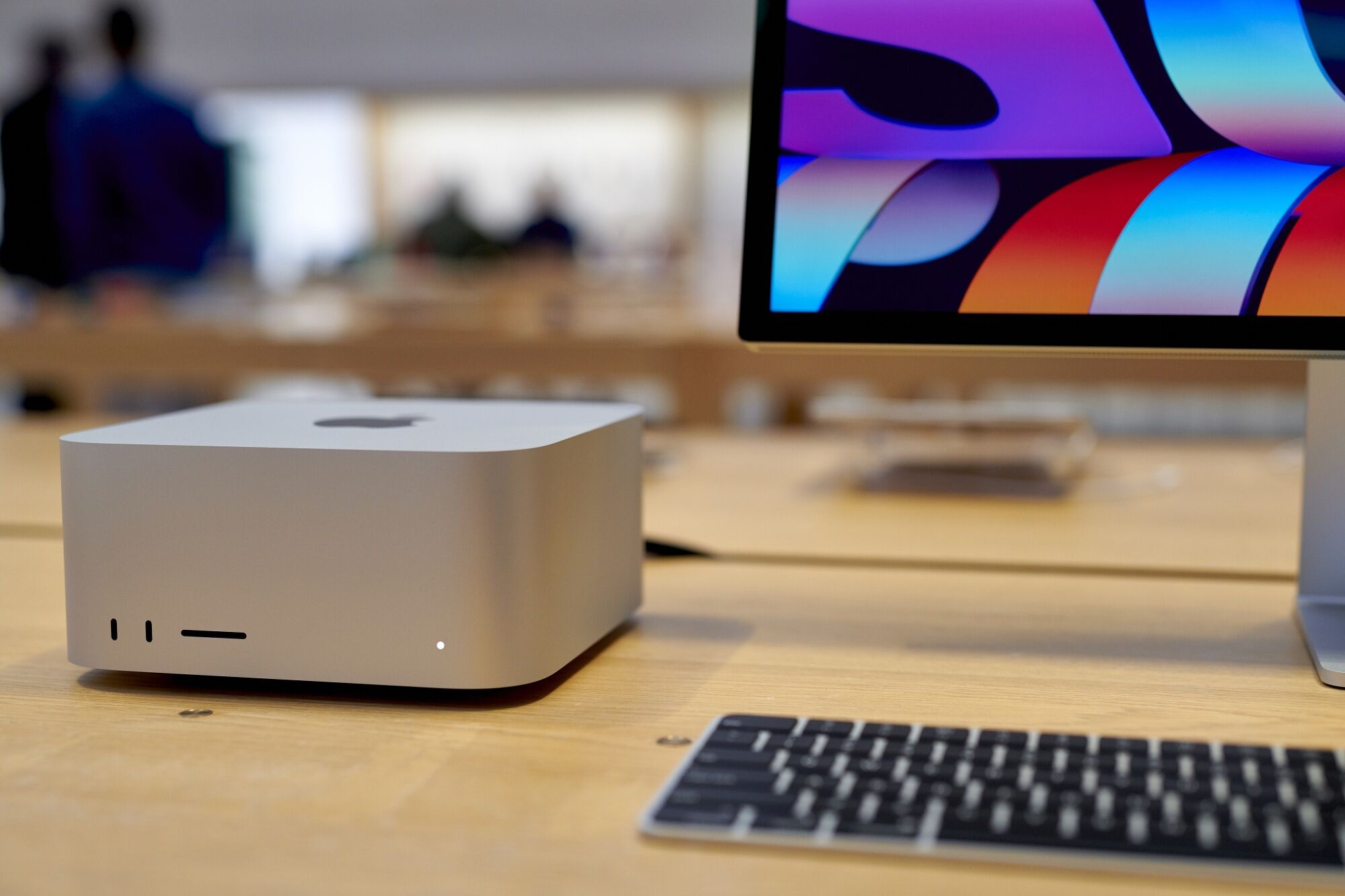 アップル、新型「Mac」上位機種をテスト－販売回復の呼び水になるか