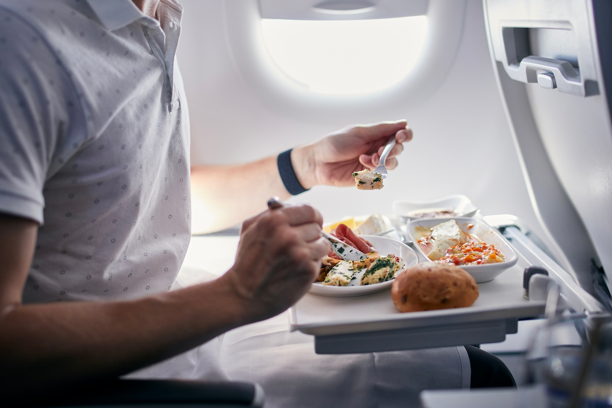 進化する機内食、没入感のある食事体験を提供する航空会社10社