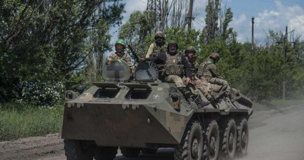 ウクライナと露双方が攻勢主張　反攻「初期段階」分析も