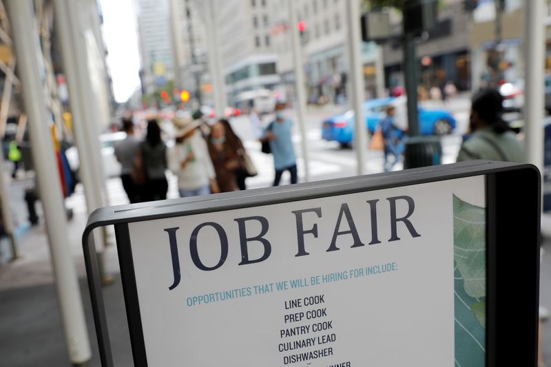 米新規失業保険申請、26.1万件に大幅増　金融政策には影響薄か