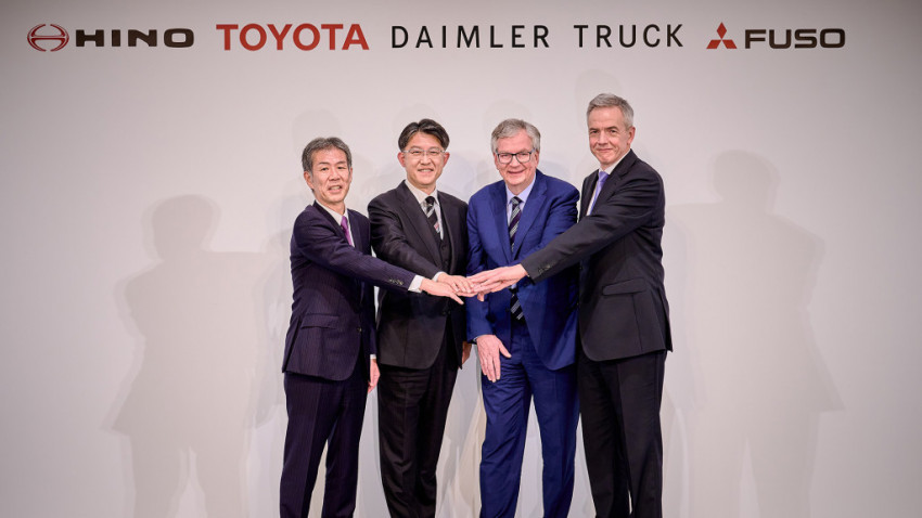 トヨタとダイムラーが提携 日野と三菱ふそうが統合へ