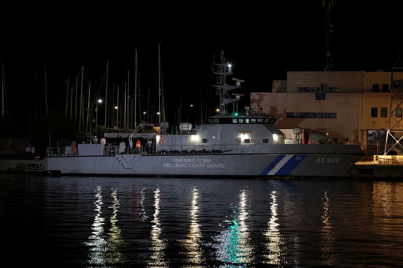 ギリシャ沖で移民船沈没、79人死亡　104人救助も数百人が行方不明