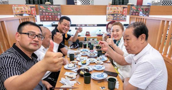 くら寿司が中国に初進出　日本食レストランの競合激化