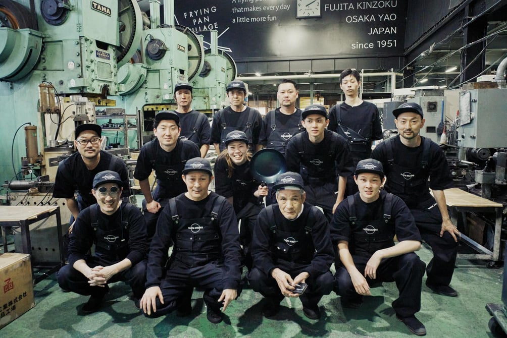 F/CE.®が大阪の町工場「藤田金属」の制服を製作、数量限定で販売