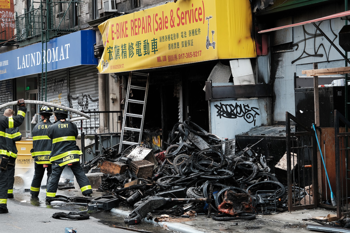 NYの電動自転車火災で4人死亡、リチウム電池が原因の火災続く