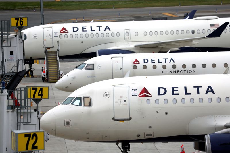 米デルタ航空が第2四半期利益見通し上方修正、旅行需要の強さ指摘