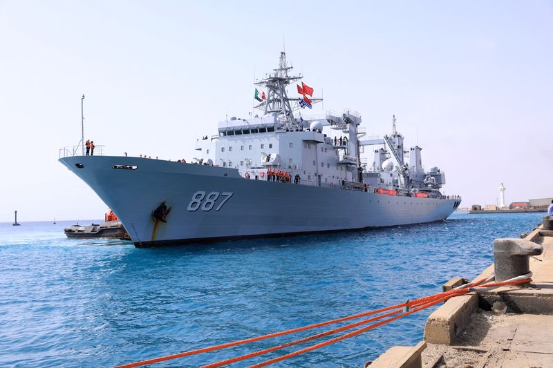 中国軍艦隊、異例の西アフリカ訪問　ナイジェリアに寄港