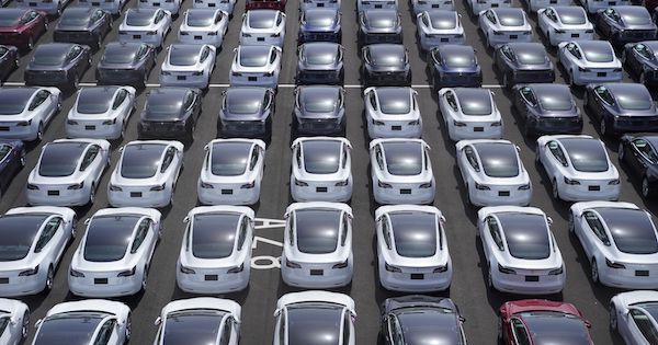 中国自動車業界団体、テスラも参加した「価格」合意を撤回
