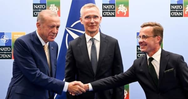 スウェーデンのNATO加盟、トルコが支持　NATO事務総長が発表