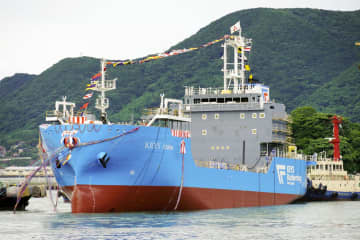 LNG燃料供給船が進水式　九州・瀬戸内で補給へ