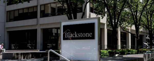 ブラックストーン、運用資産１兆ドル突破－大幅減益で偉業かすむ
