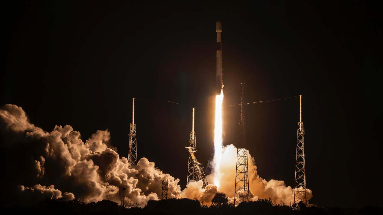 スペースX、スカパーJSATとインテルサット共同の通信衛星打ち上げに成功