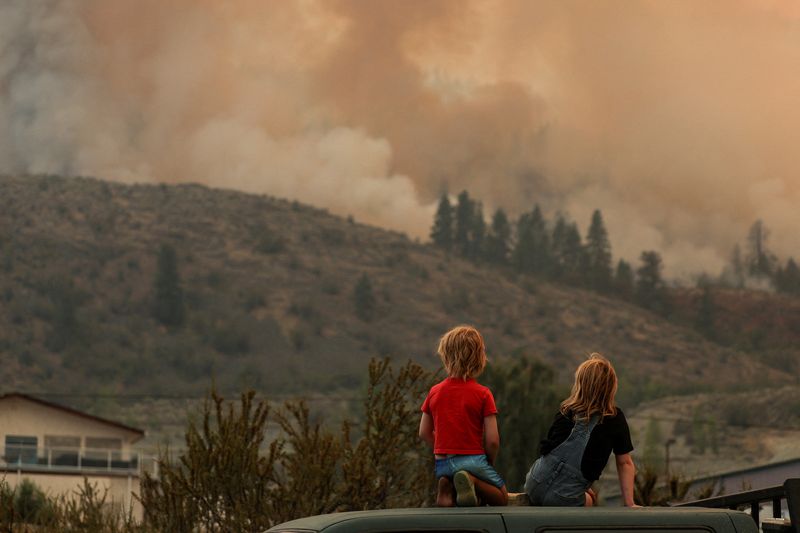 カナダ全土で記録的森林火災、月内は続く　干ばつが主因