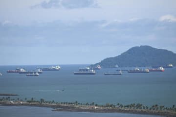 パナマ運河で貨物船渋滞　異例の水不足で通行量制限