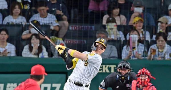 阪神・佐藤輝が快挙　球団生え抜き左打者でラッキーゾーン撤去後初の甲子園10本塁打