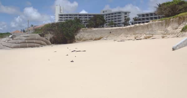 浸食なぜ？　「東洋一美しい」と人気のビーチ　砂が削り取られ「価値がなくなる」ホテルは危機感　沖縄・宮古島市