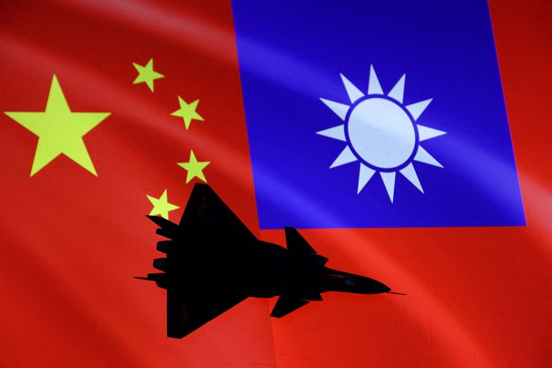 台湾、中国軍機103機確認　「破壊的」活動停止を要求