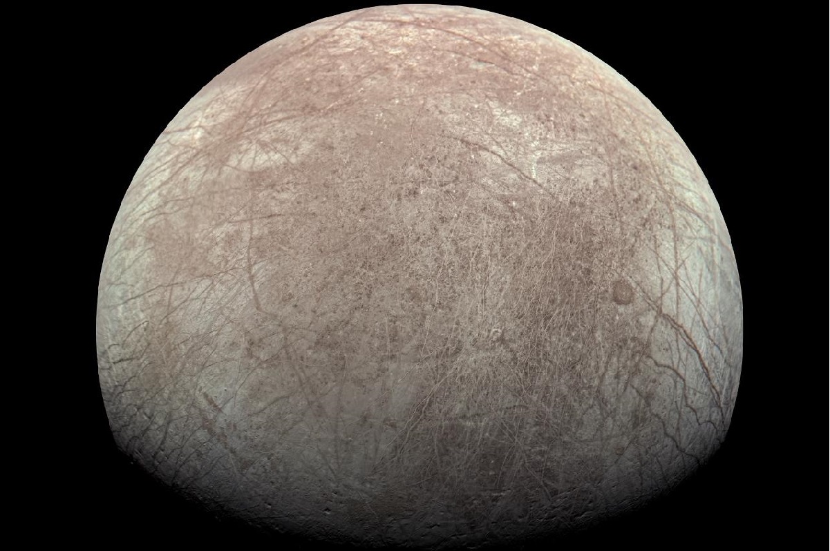 木星の衛星エウロパ表面にある「二酸化炭素の氷」、地下海が起源か