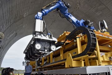 トンネル検査ロボの試作機公開　JR東海、作業効率化へ