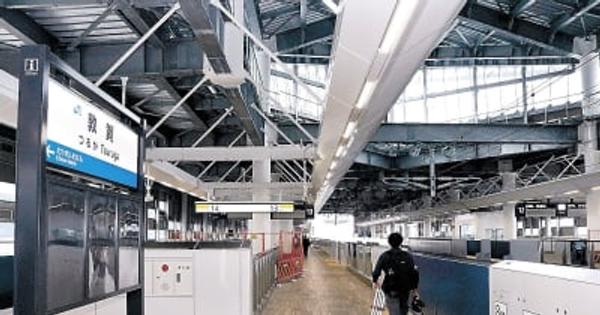 巨大駅舎の敦賀駅「移動が大変」　「動く歩道」わずか20メートル