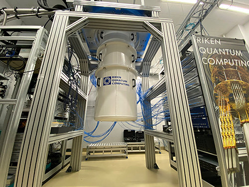 国産量子コンピュータ初号機、愛称は「叡」に　英語表記は“A”　理研が発表